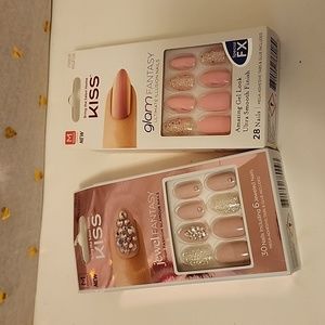 Brand new 2 set of Kiss Glam Jewel Fantasy nails.
